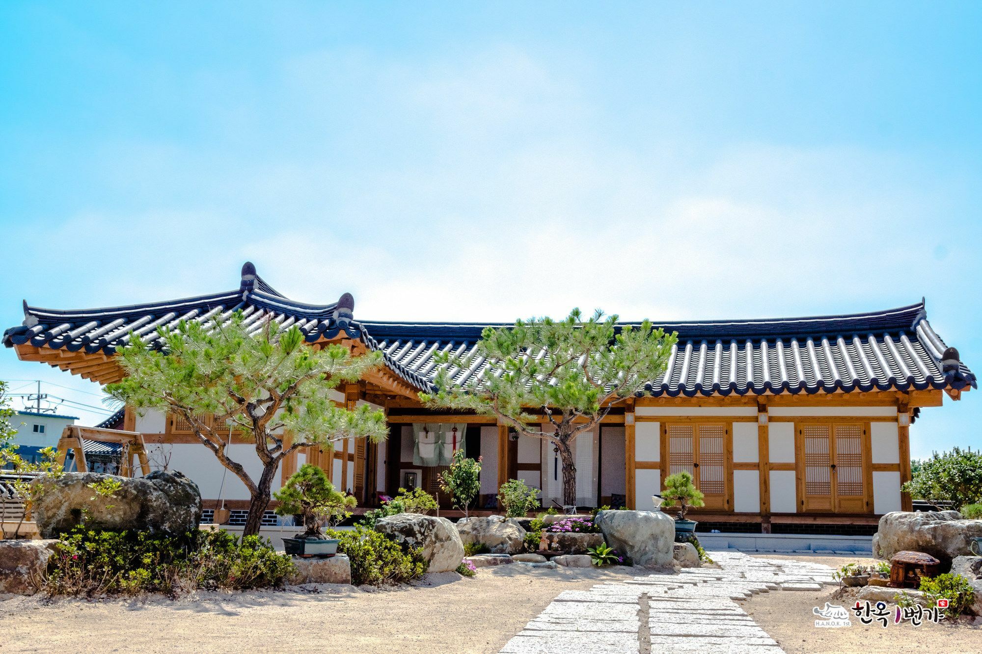 HANOK 1ST STREET ≡ Кёнджу, Южная Корея ≡ Lowest Booking Rates For Hanok 1St  Street in Кёнджу